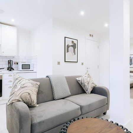 Modern 1 Bedroom Apartment In Central 입스위치 외부 사진