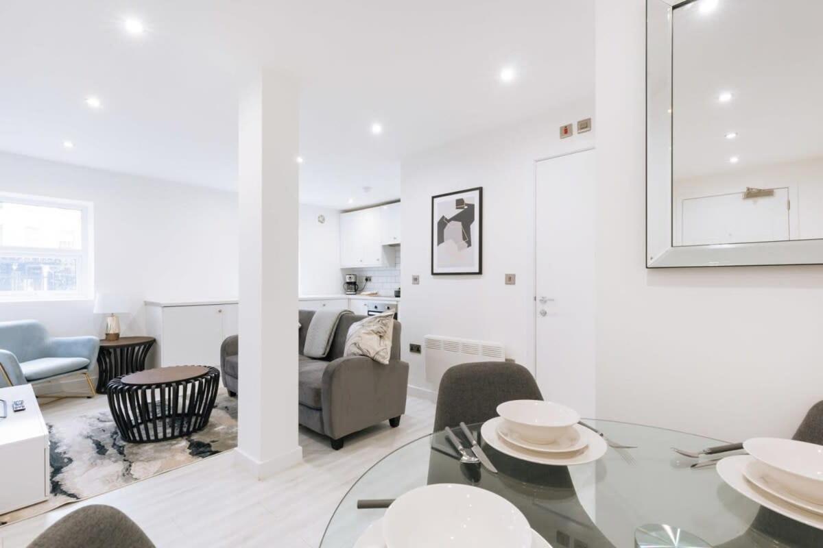 Modern 1 Bedroom Apartment In Central 입스위치 외부 사진
