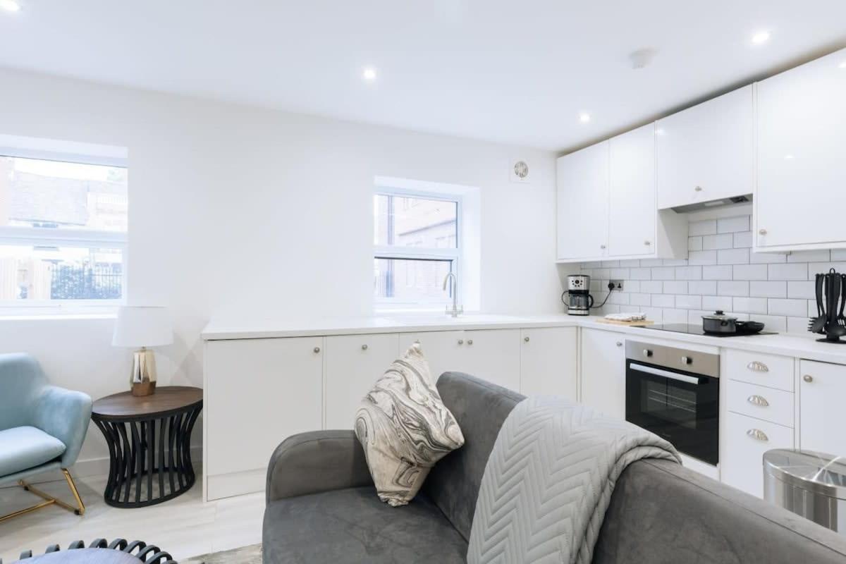 Modern 1 Bedroom Apartment In Central 입스위치 외부 사진