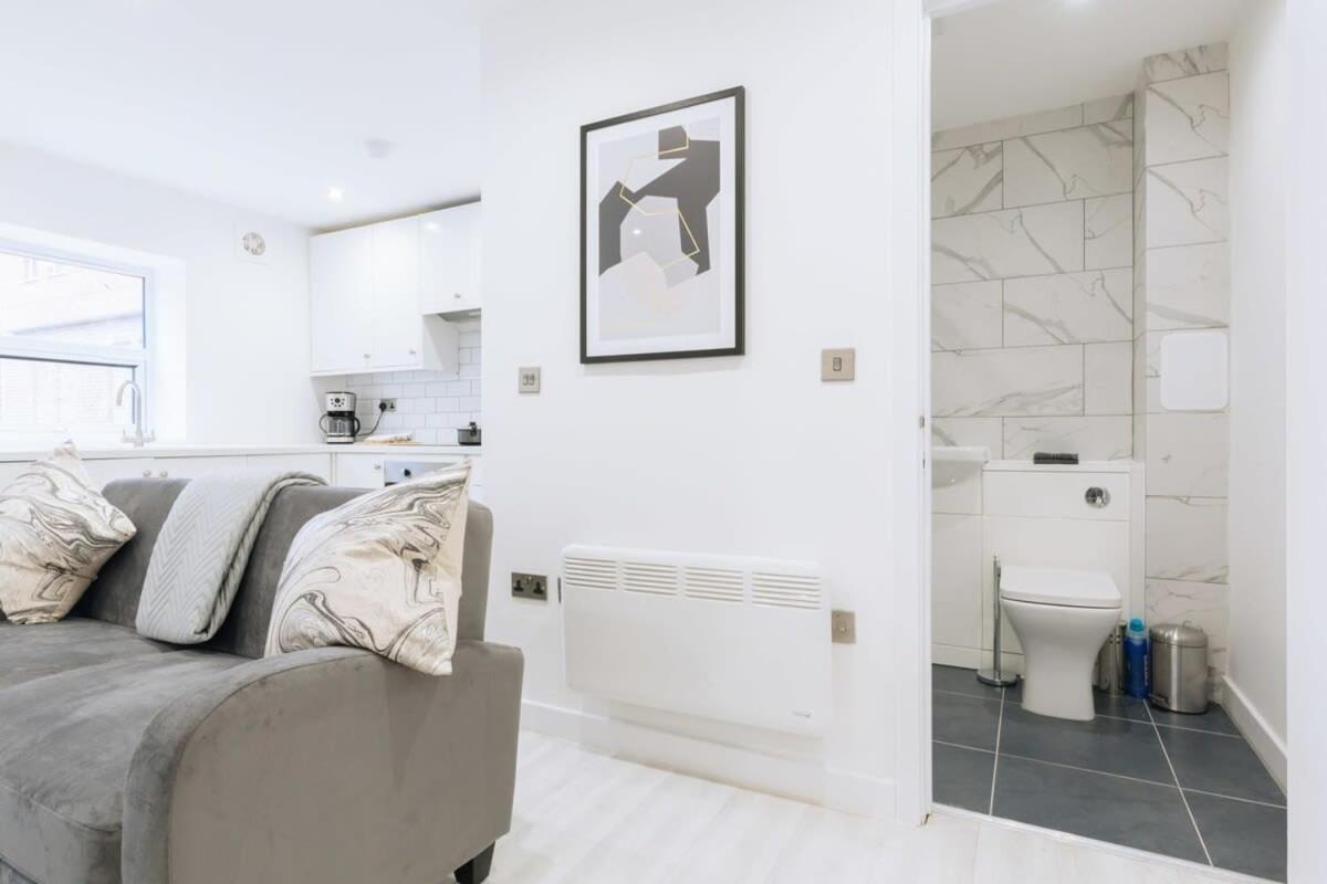 Modern 1 Bedroom Apartment In Central 입스위치 외부 사진