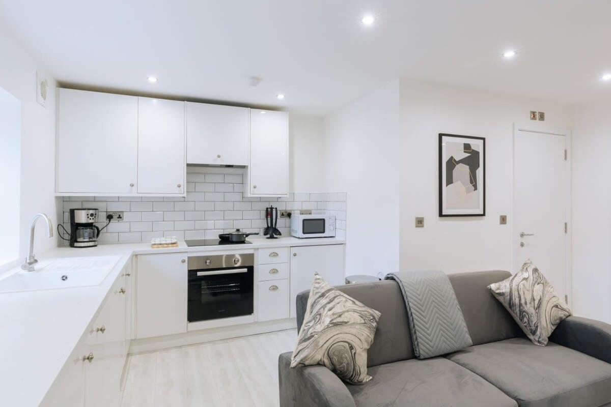 Modern 1 Bedroom Apartment In Central 입스위치 외부 사진